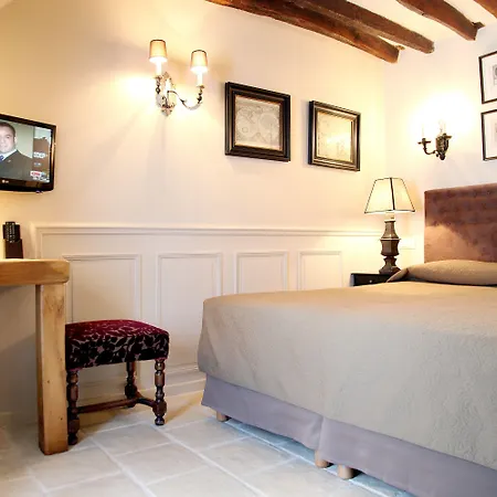 Hotel Saint-louis En L'isle - Notre-dame 3*