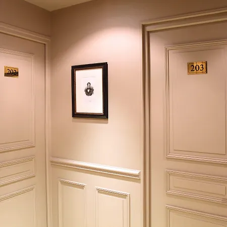 Hotell Saint-louis En L'isle - Notre-dame 3*