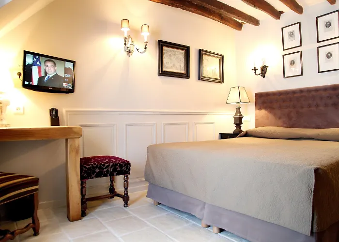 Hotel Saint-louis En L'isle - Notre-dame 3*